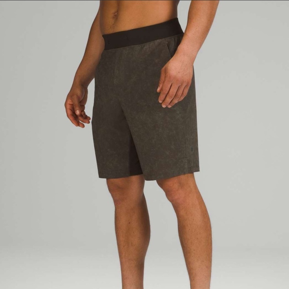 Lululemon T.H.E. Linerless Short 9” Size Large